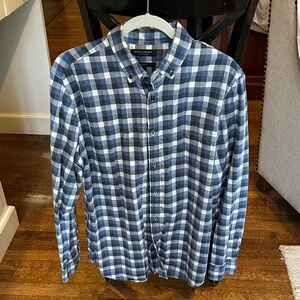 Banana Republic Navy, Gray and White Plaid Casual Flannel Shirt